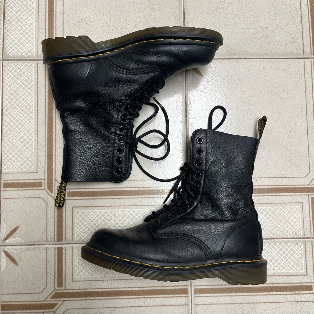 Dr. Martens Black Leather boots